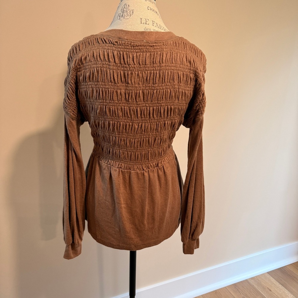 In Loom Women's Tan Snatched Waist V-neck Sweater Size S - Picture 3 of 5